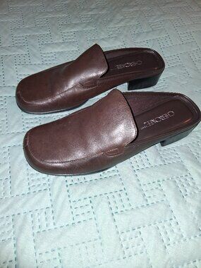 Very good condition! Cherokee Brown Leather Mules-size 8.5